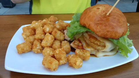 Nicky Rottens Bar & Burger Joint in Коронадо