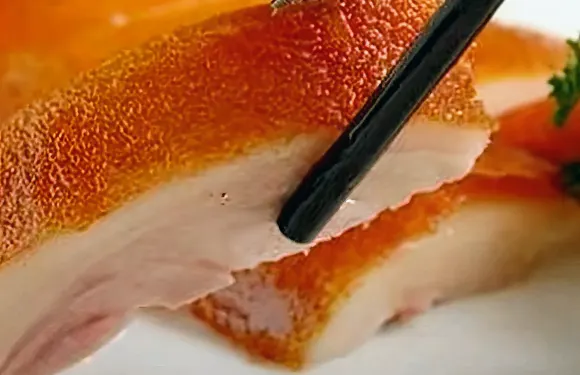 隴川火燒豬