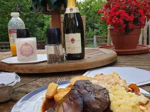 No. 4 Dine & Wine