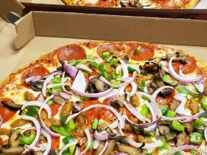 Fox's Pizza Den