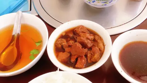 Gongziloutanrouguan in 번시