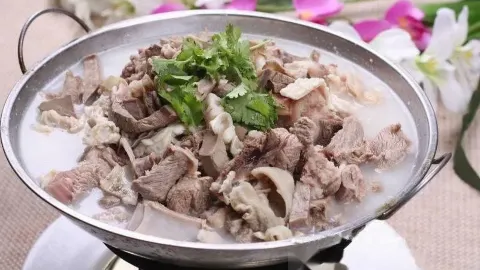 福润全羊酒店 in หลินชู