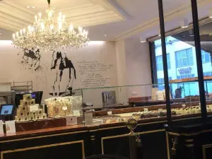 Aux Merveilleux De Fred