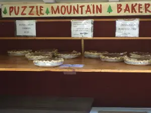 Puzzle Mountain Bakery Pie Stand