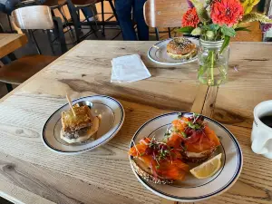 Niedlov's Cafe & Bakery