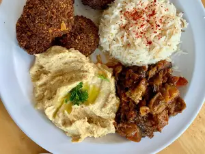 DUNYA fresh halal food