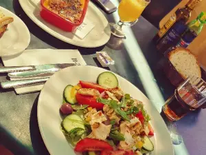 It-Tokk Restaurant