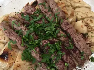 Kapali Carsi Meshur Manisa Kebapcisi