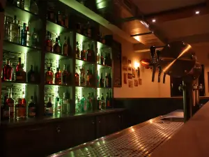 Cheers Whiskybar