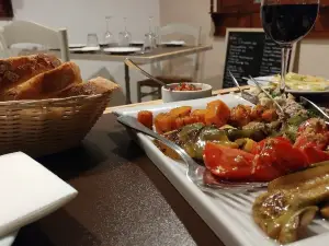 Tal-Petut Restaurant