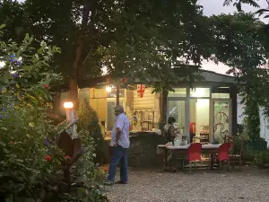 Dedani Restaurant