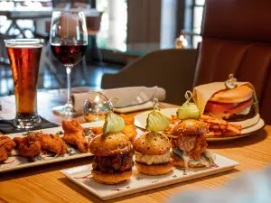 Chicanes Restaurant & Bar