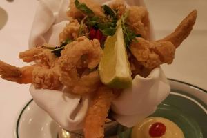 Tempura Prawns and Calamari Fritti