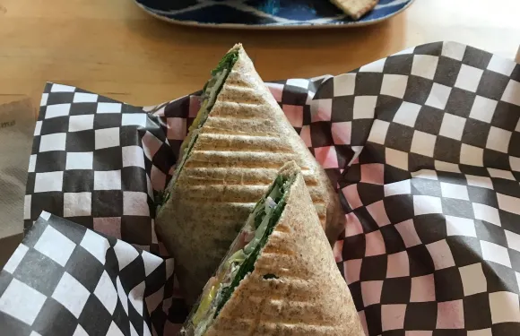 Lunch Box Fresh Market & Smoothie Bar