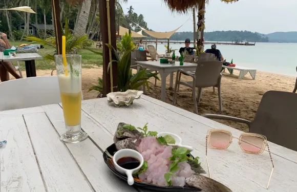 Thai Sabai Bar by Prompakdee Kohmak Resort