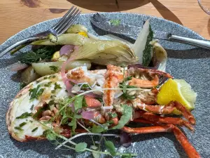 Tides Kitchen & Wine Bar