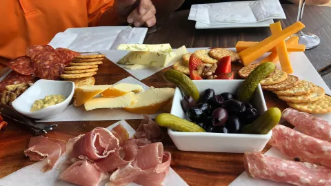 Clemson Wine Bar in 크렘슨