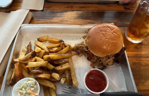 Brass Pig Smoke & Alehouse