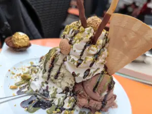 Eiscafe Dolomiti