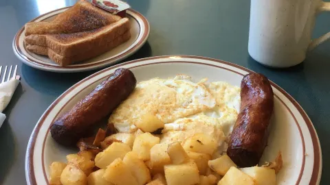 Peter's Family Fare Restaurant in Perth