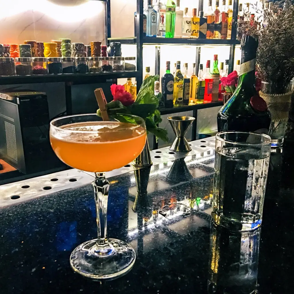 The Cocktails House - Mixology & Kitchen Bar