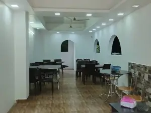 Hotel Pune. Pure Veg