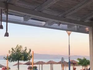 Elia Sti Sxara Grill Bar Gyros