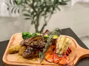 Molos Greek Taverna Restaurant
