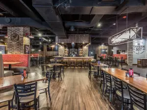 Shay's Restaurant & Lounge