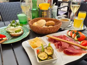 Cafe Bistro Bellini