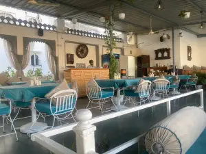 Lake Shore Restaurant