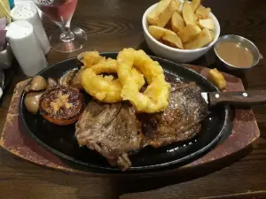 Horseshoe & Saddlers