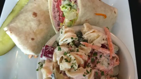 Clinton’s Ditch bar and grill in สเกเนคตาดี