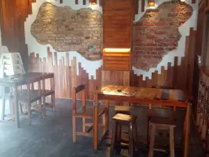 Kafe Kiri Kanan