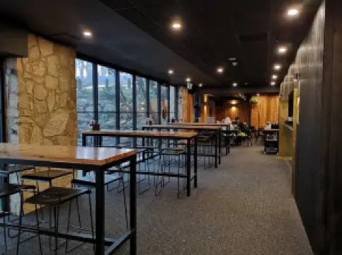 The Birdcage Cafe & Bar