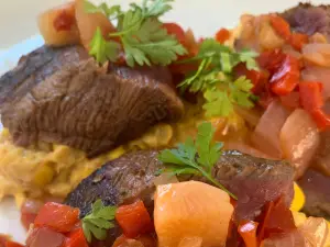 Les Arcades Bistro Local