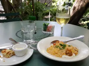 Cafe Amelie