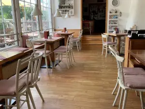 Cafe Hopker