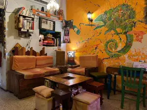 Gugar Hangout & Bar