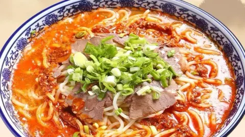 Jianshenniuroula Noodle House in หนิงเซียะ