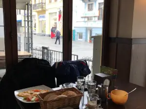 Pizza Restaurant Treff