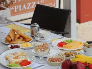Piazza Restaurant