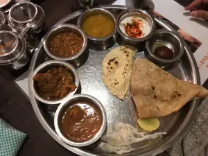 Dalchini,curries - n - more
