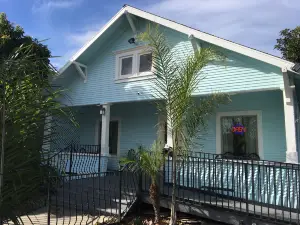 Cocuyos Restaurant