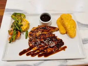 Cascades Fusion Restaurant & Bar