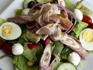 Mezza Luna Restaurant