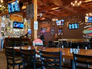 Hoppers Pub