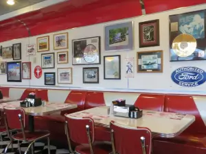 DJ's 50'S & 60'S Diner