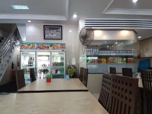 Nasi Kapau Hj Uni Emi