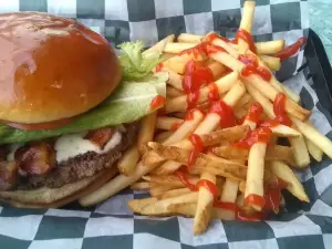 Salem Street Pub